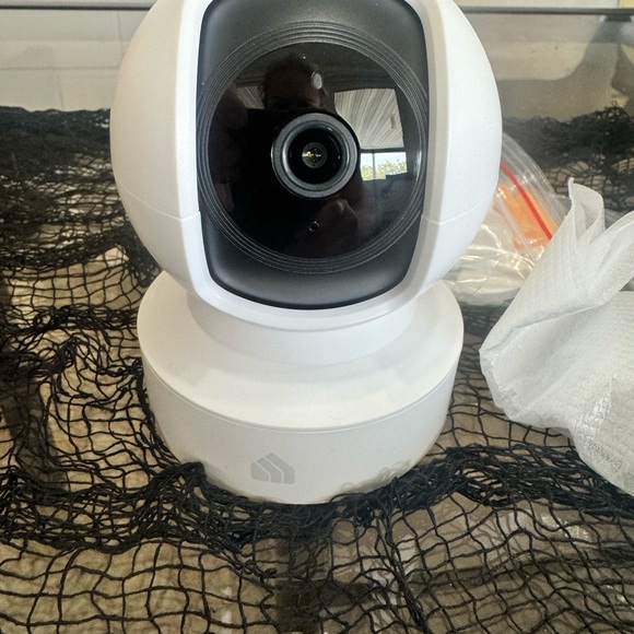 KASA Spot Pan Tilt 24/7 Recording Indoor Camera Baby Monitor - Picture 5 of 6